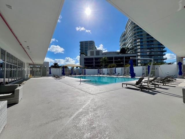 THE OAKS I CONDO - Residential