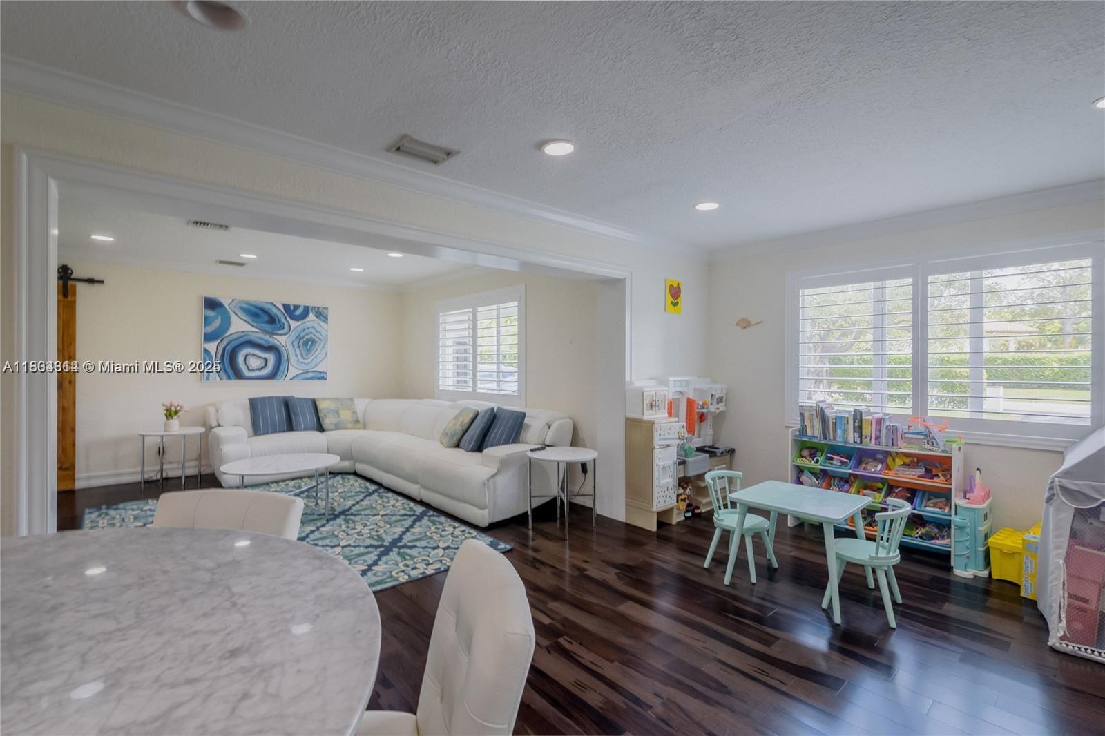 SUNSET VIEW - Residential Lease