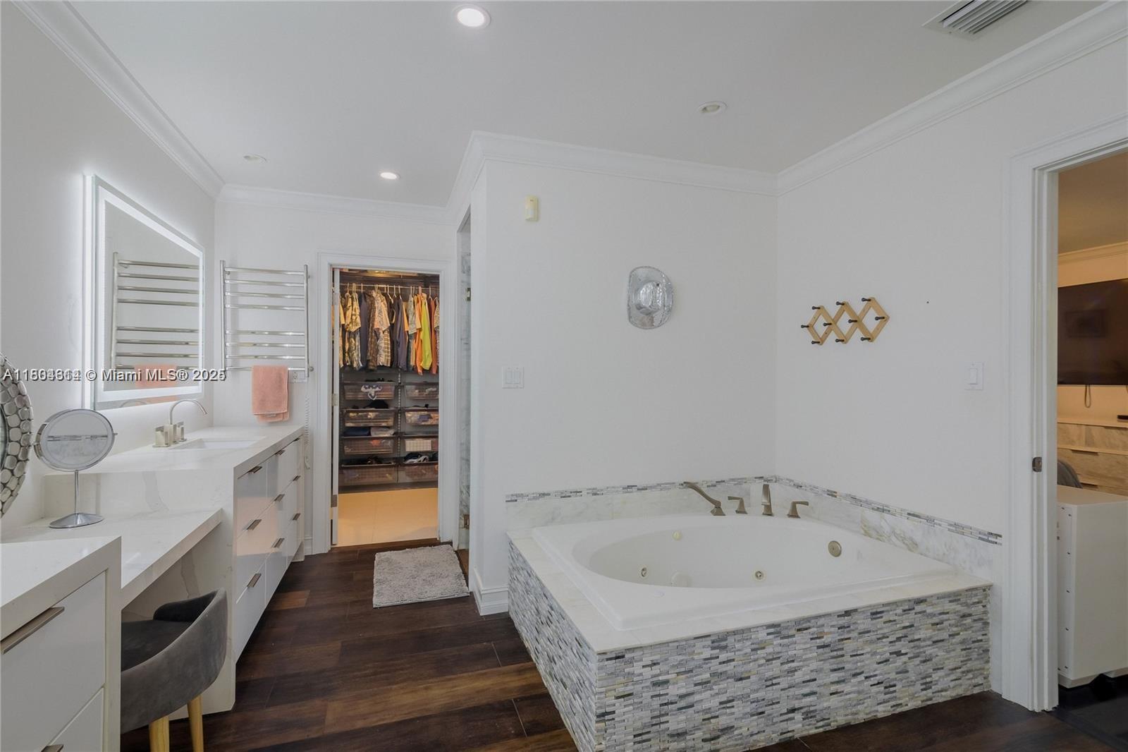 SUNSET VIEW - Residential Lease