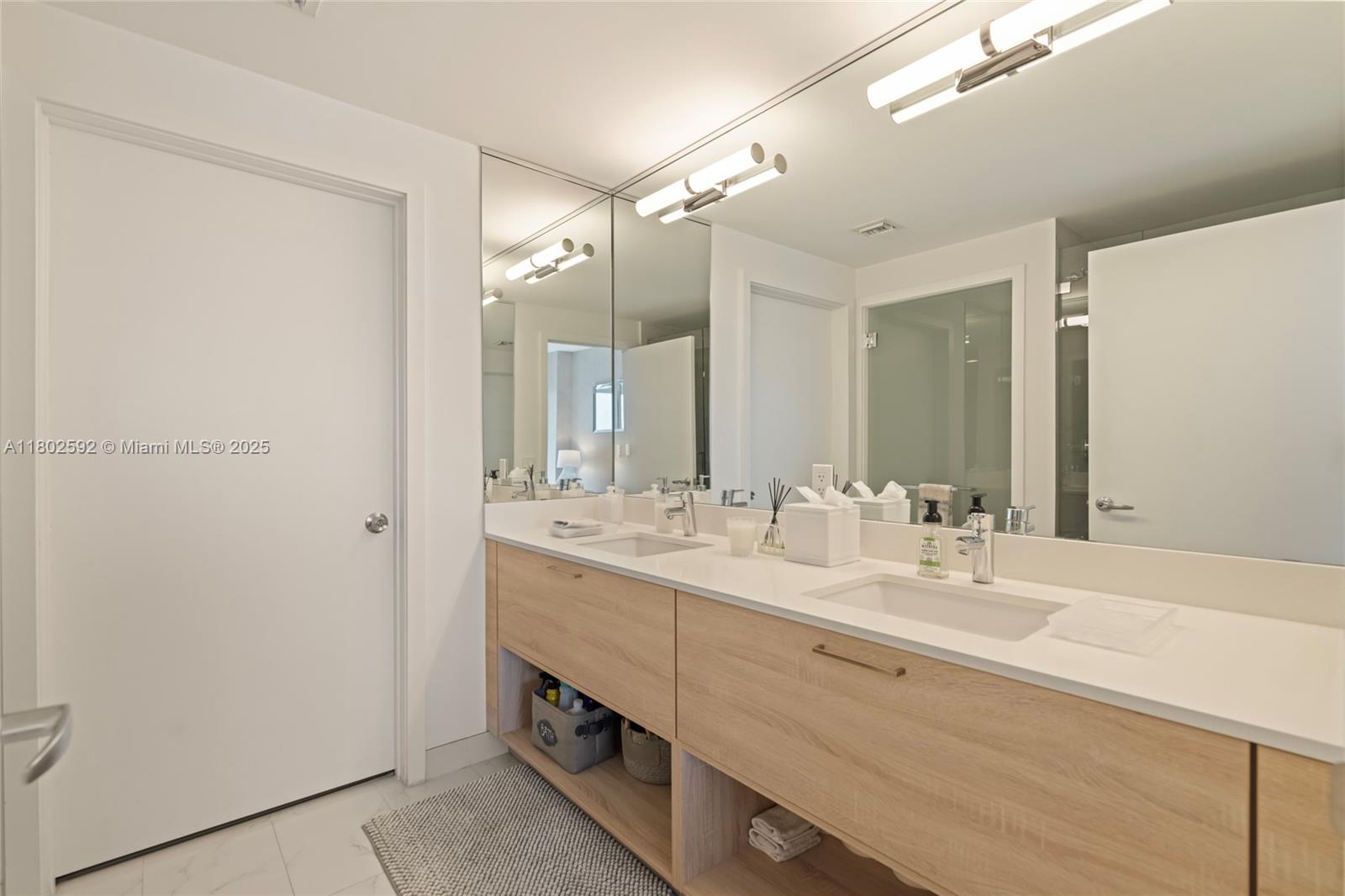 THE HARBOUR SOUTH CONDO - Residential Lease