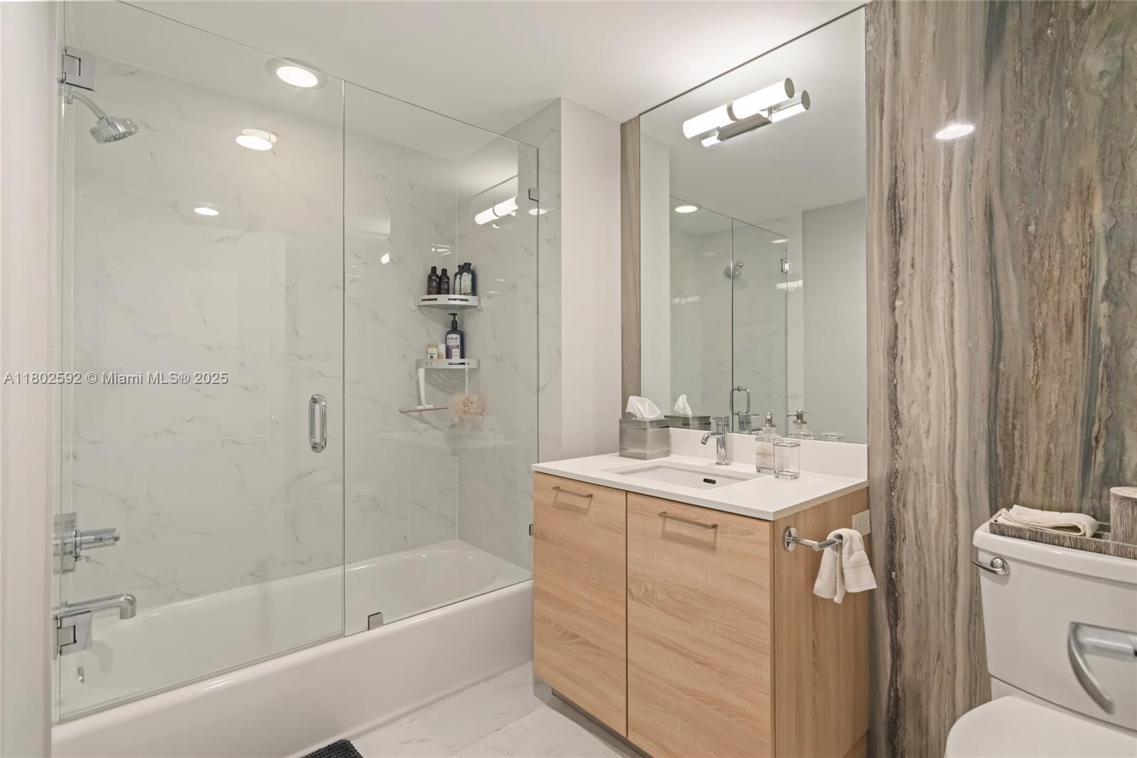 THE HARBOUR SOUTH CONDO - Residential Lease