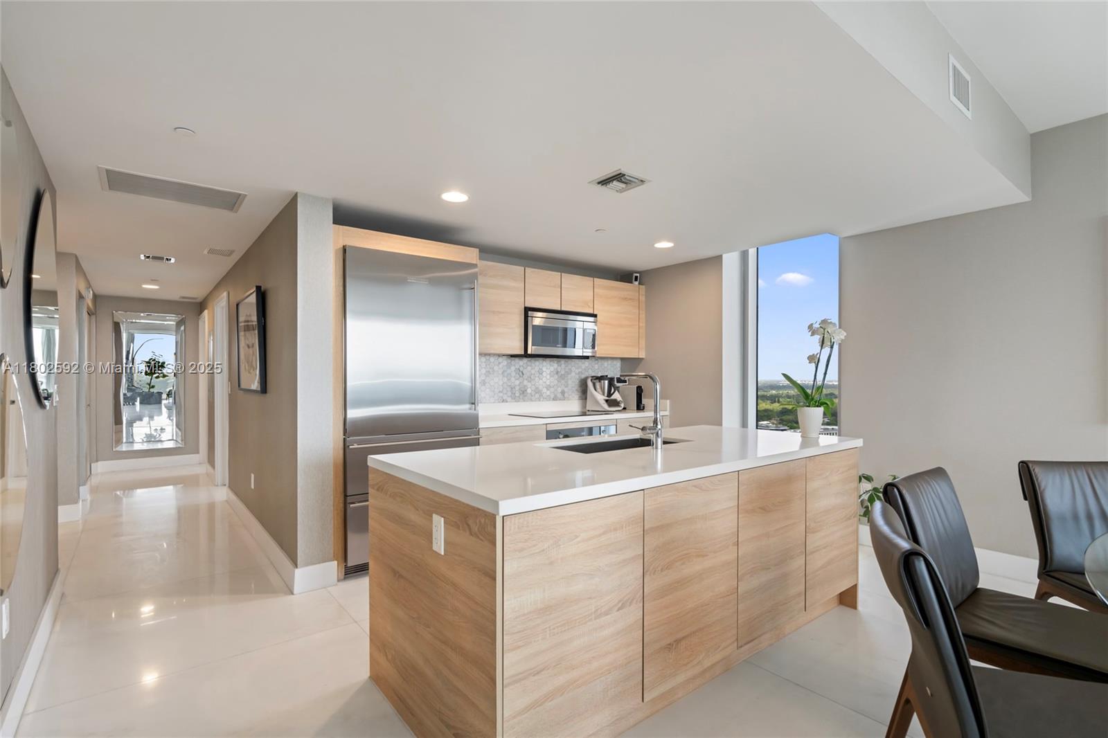16385 Biscayne Blvd 2715