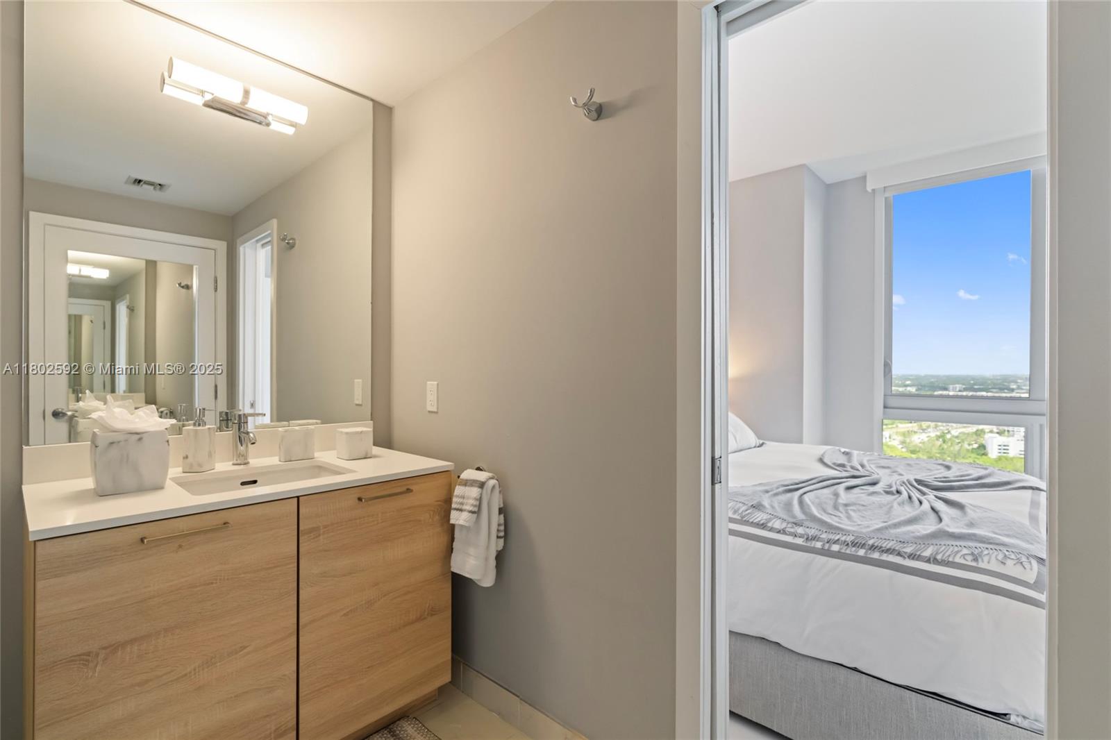 THE HARBOUR SOUTH CONDO - Residential Lease