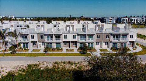 13828 SW 262nd St Homestead FL 33032