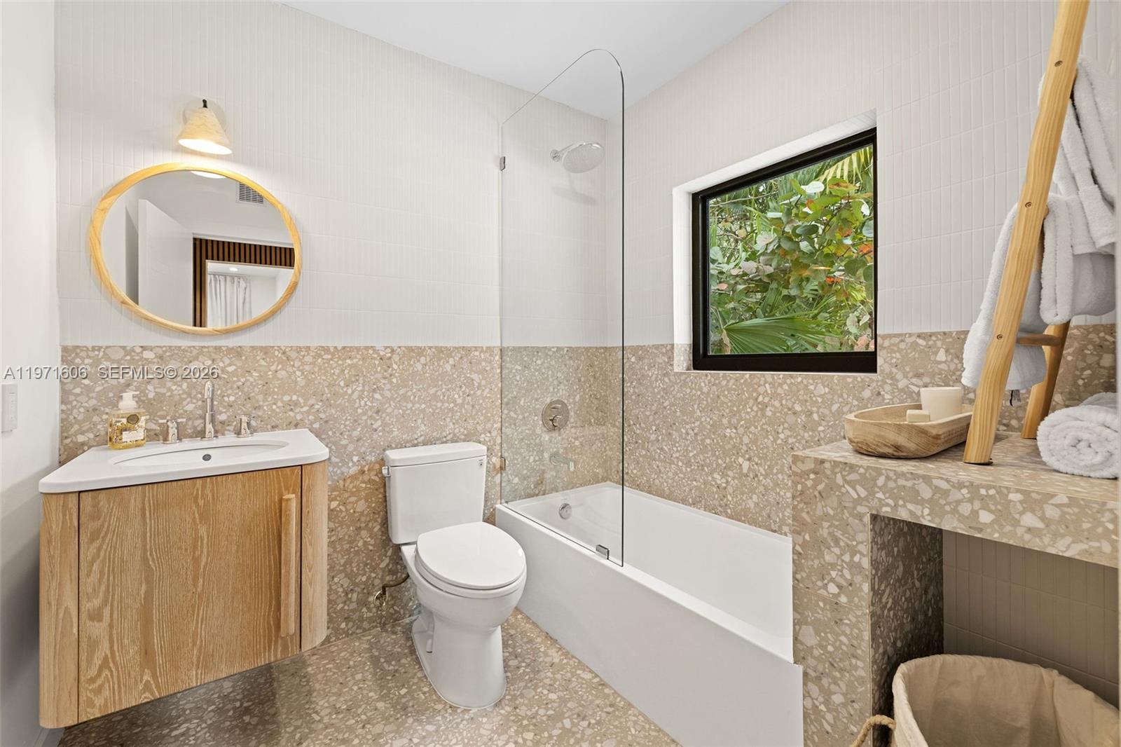 MIAMI SHORES SEC 3 - Residential