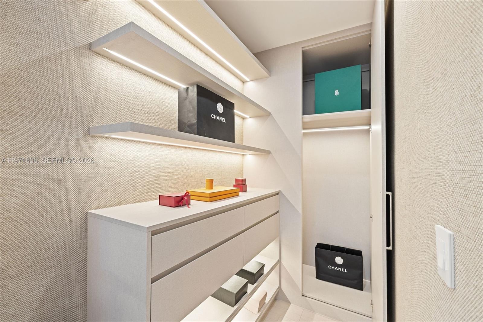 MIAMI SHORES SEC 3 - Residential