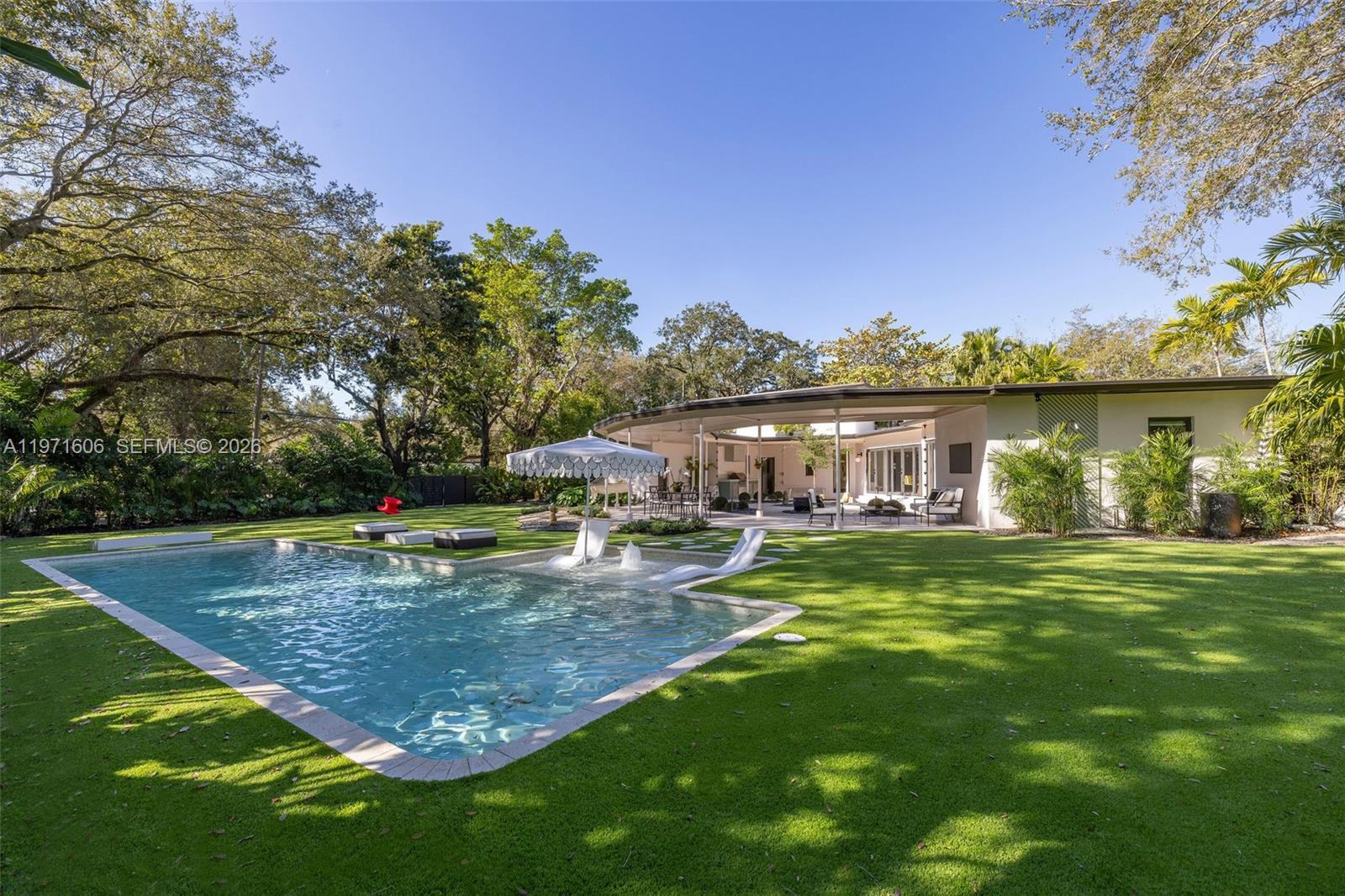 MIAMI SHORES SEC 3 - Residential