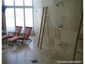 GATEWAY TO THE GROVE COND - Residential Lease