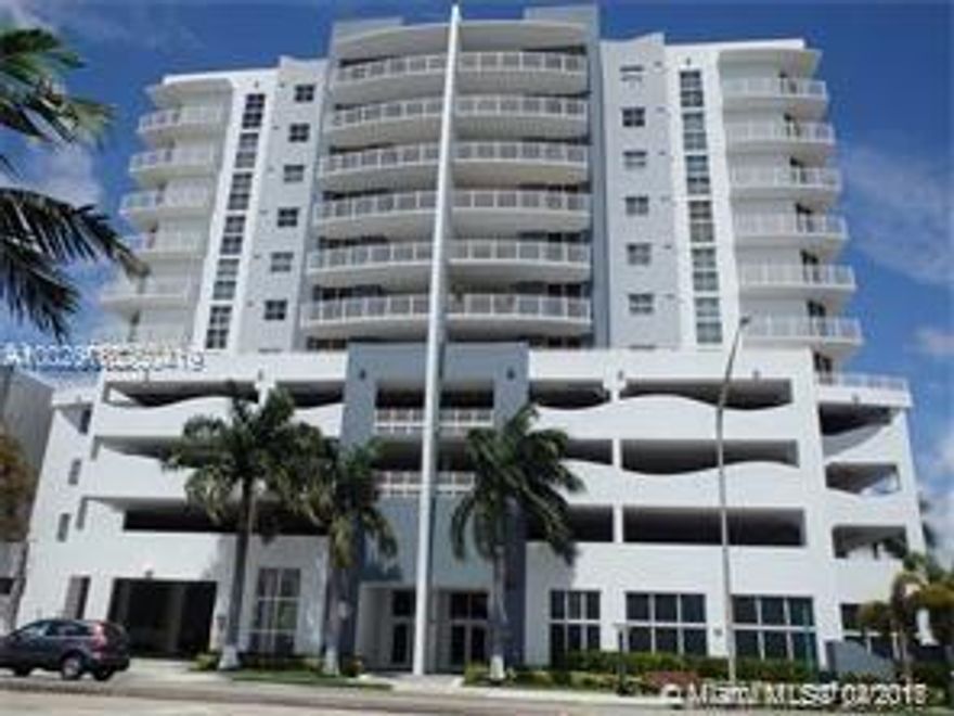 FANTASTIC VIEWS FROM THE 10TH FLOOR CORNER APARTMENT. 1 BEDROOM, 1 BATH CONTEMPORARY CONDO, EUROPEAN-STYLE CABINETRY, GRANITE COUNTER TOPS, STAINLESS STEEL APPLIANCES, OPEN FLOOR PLAN WITH WRAPAROUND BALCONY, WASHER/DRYER INSIDE APT. COVERED PARKING GARAGE. INDOR POOL, GYM, LOUNGE AREA. EXCELLENT LOCATION CLOSE TO COCONUT GROVE, BRICKELL, DOWNTOWN, CORAL GABLES AND UNIVERSITY OF MIAMI.