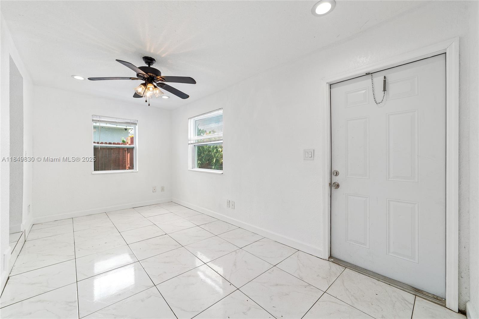 1040 17th St