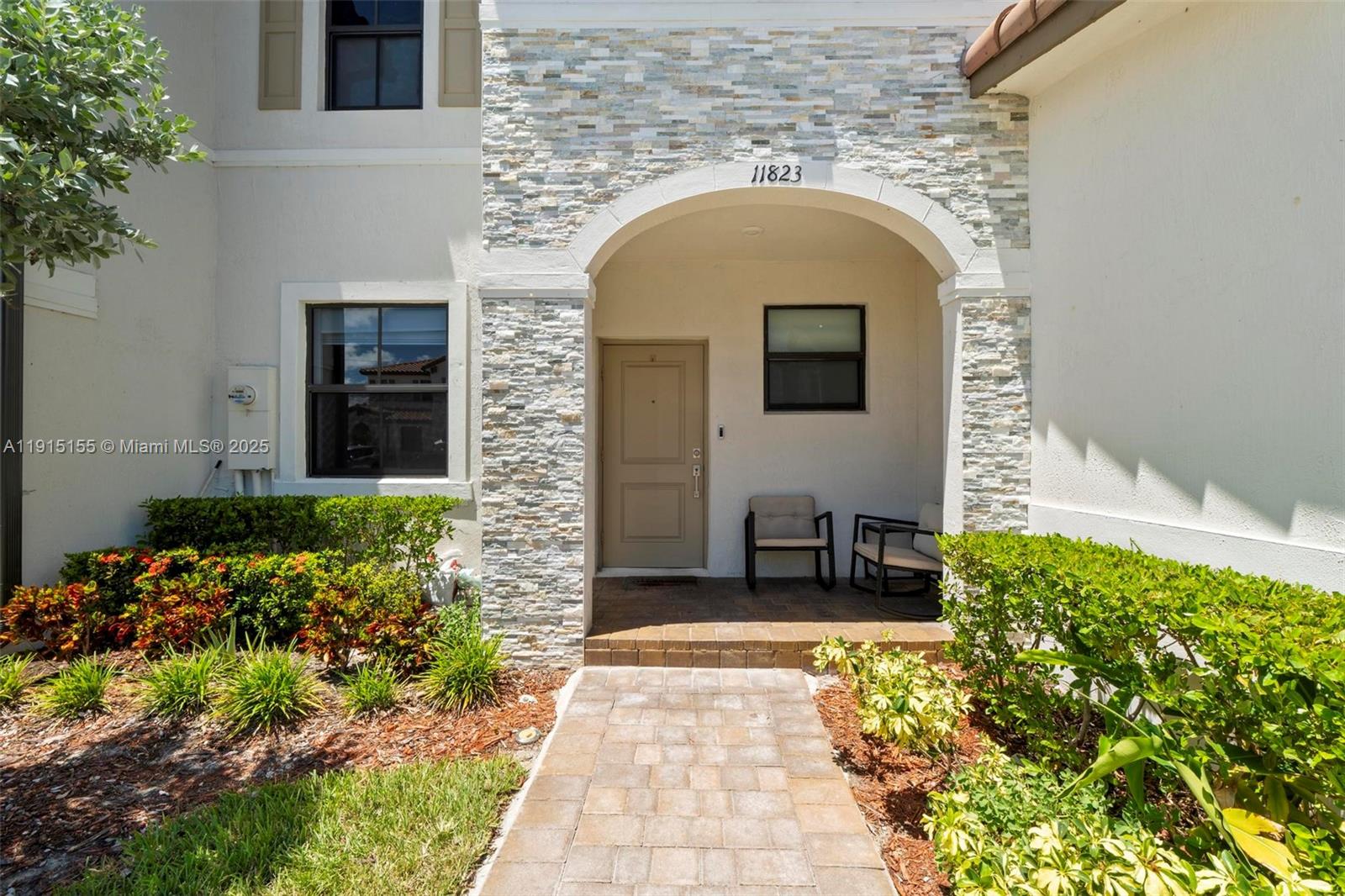 SILVER PALM RESIDENTIAL H - Residential Lease