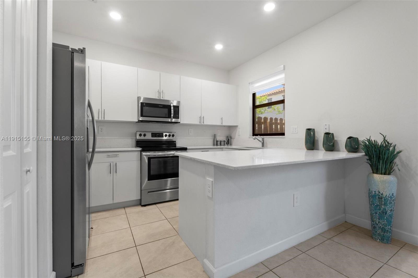 SILVER PALM RESIDENTIAL H - Residential Lease