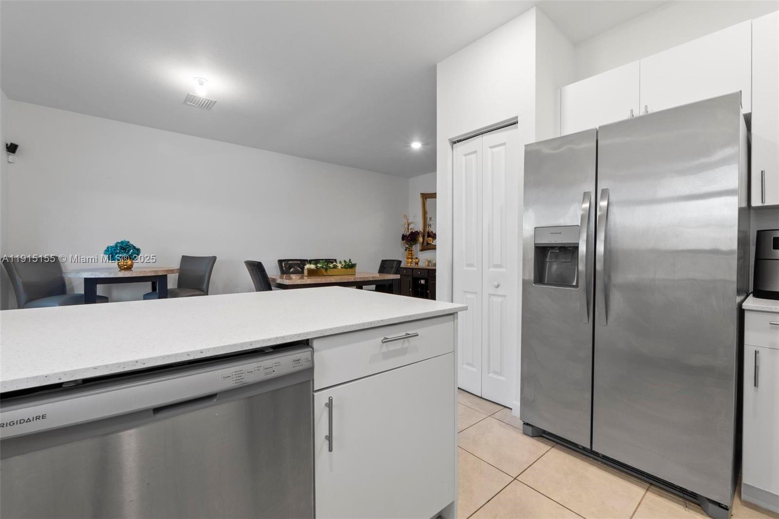 SILVER PALM RESIDENTIAL H - Residential Lease