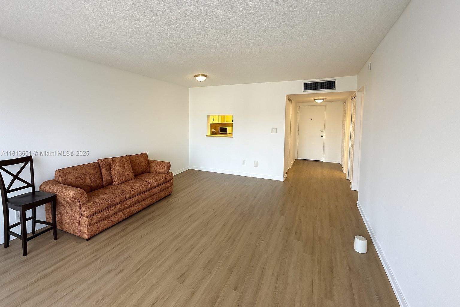 FOURTH GULFSTREAM GARDEN - Residential Lease