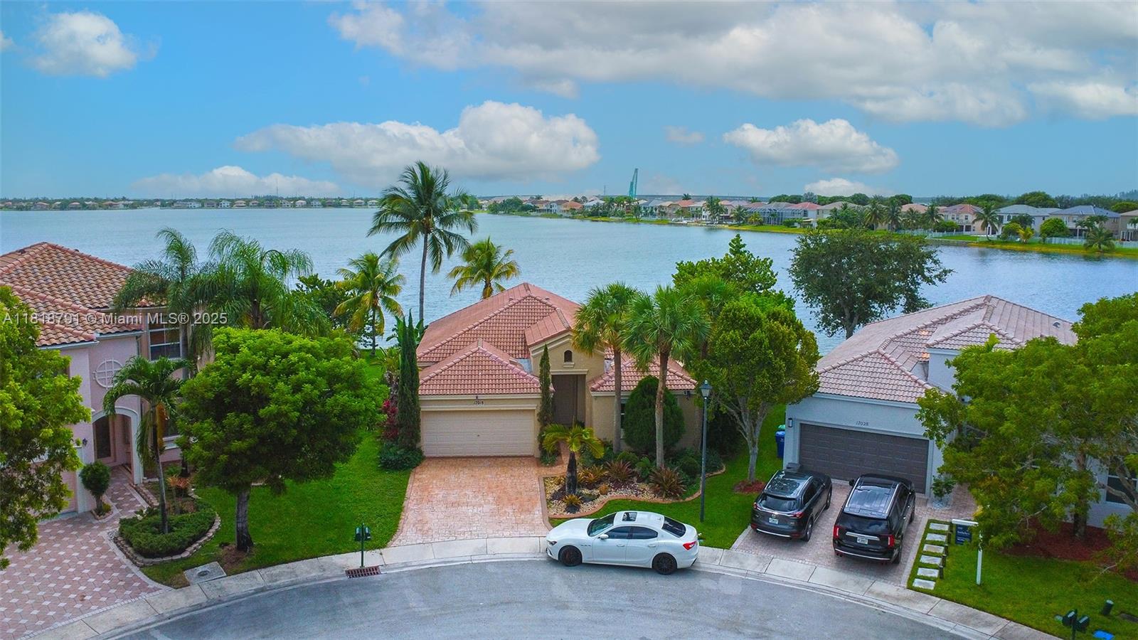 search properties 2 17018 SW 52nd Ct