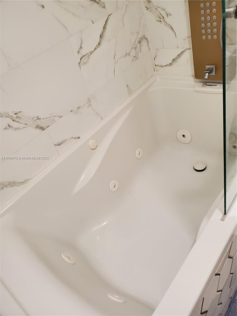 OCEANVIEW BUILDING B COND - Residential