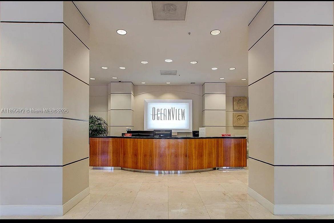 OCEANVIEW BUILDING B COND - Residential