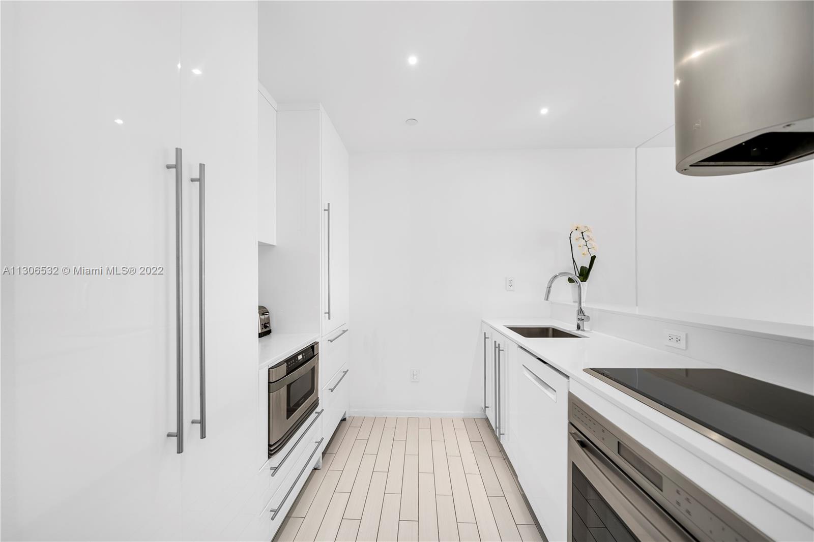 2201 COLLINS AVE CONDO - Residential