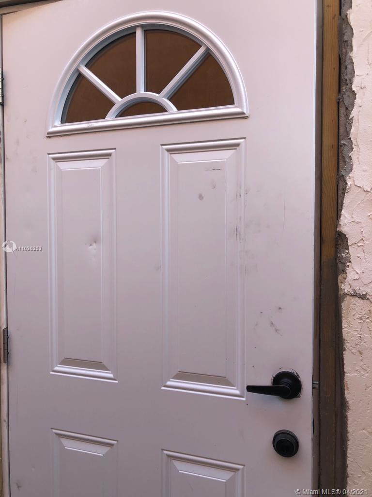 HAMMOCKS GARDENS - Residential Lease