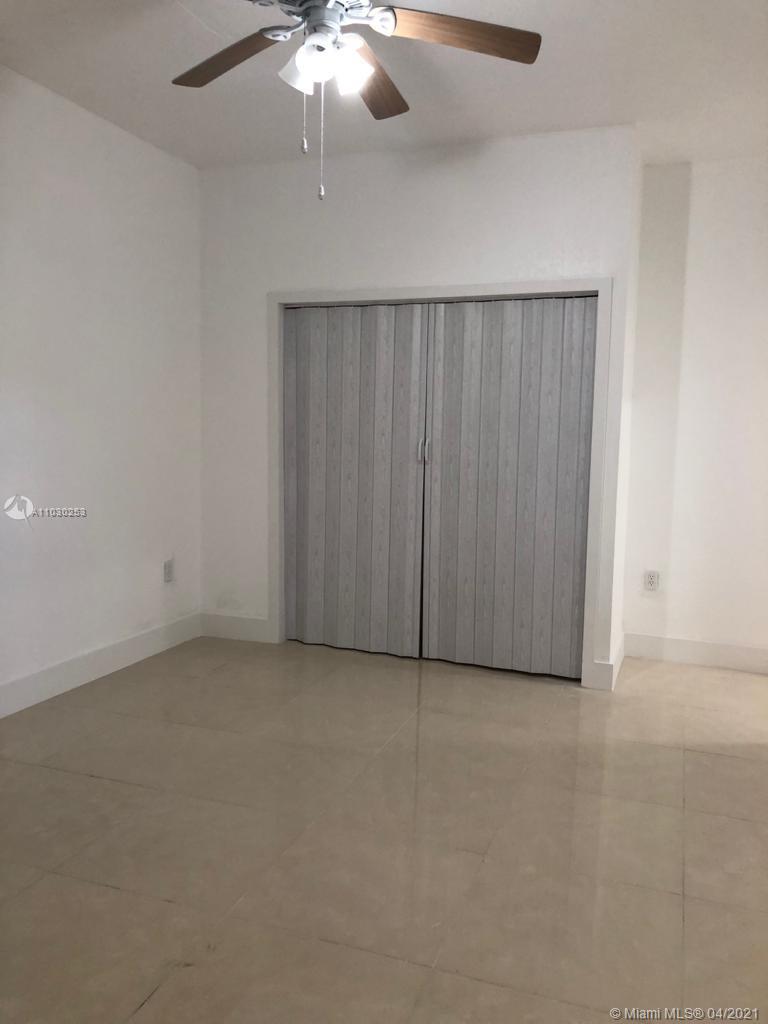 HAMMOCKS GARDENS - Residential Lease