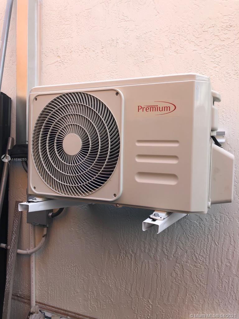 HAMMOCKS GARDENS - Residential Lease