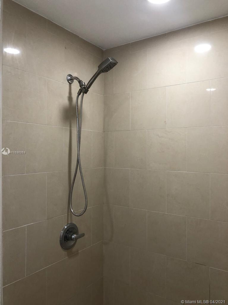 HAMMOCKS GARDENS - Residential Lease