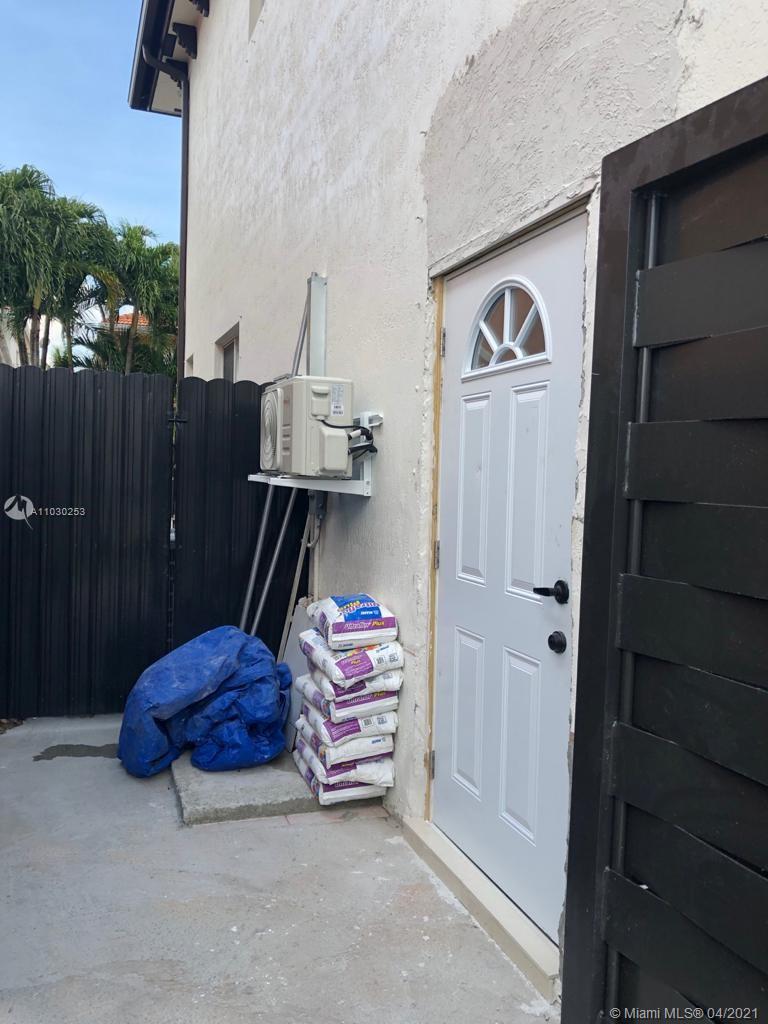 HAMMOCKS GARDENS - Residential Lease