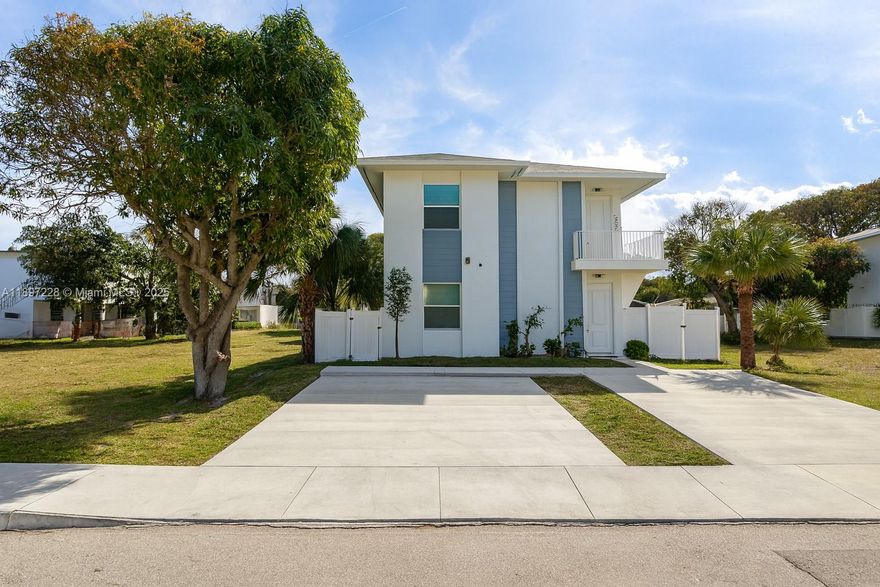 For Rent 3bed/2bath condo in West Palm Beach. Second floor unit on a recently built modern 2 story building, large dining/living area, open kitchen, stainless steel appliances, washer/dryer in unit. Quiet area, a couple of blocks from Northwood Village's restaurants and shops, close to elementary school, major roads, and highways. REQUIREMENTS: Screening Reports for all adults, credit 620+ INCOME: at least 3 times the rent (last 3 pay stubs). MOVE IN COST: 1st month rent and 2 months security deposit, and application fees. Utilities are not included.