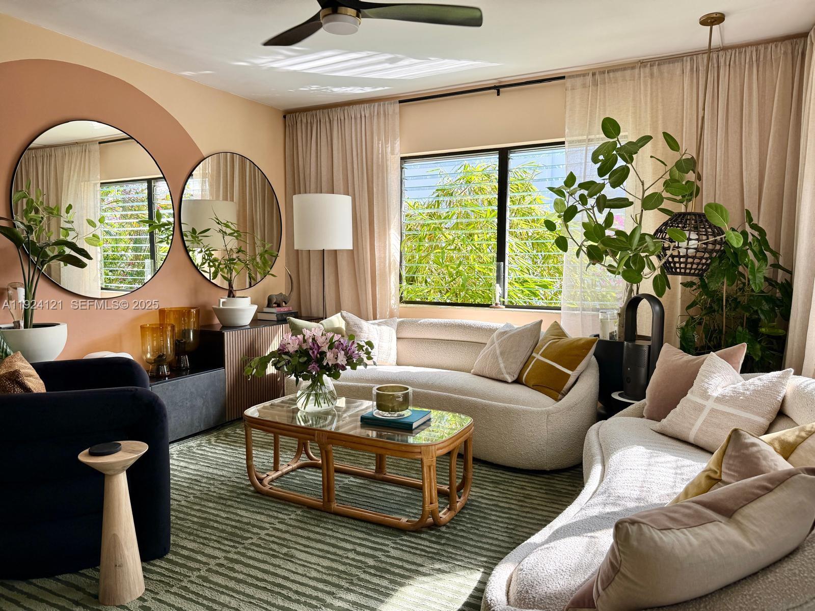 1127 Meridian Ave 8-1127