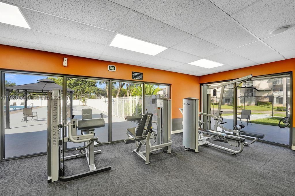 HILLCREST COUNTRY CLUB 16 - Residential