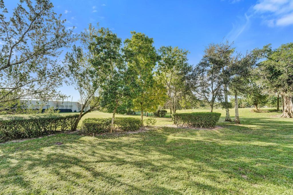 HILLCREST COUNTRY CLUB 16 - Residential