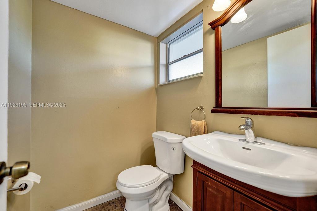 HILLCREST COUNTRY CLUB 16 - Residential