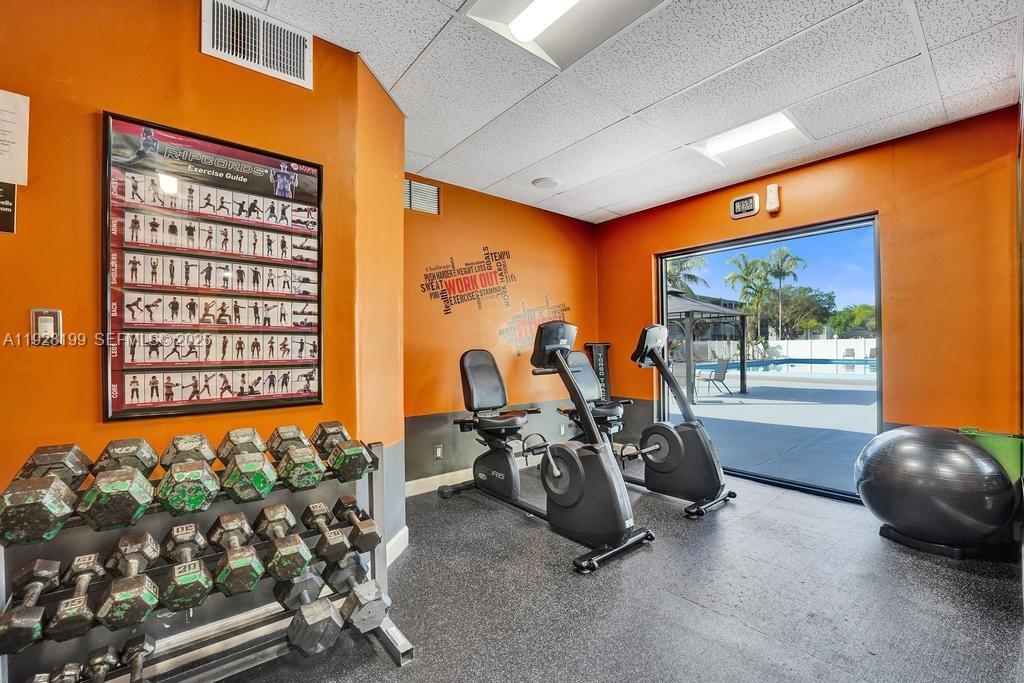 HILLCREST COUNTRY CLUB 16 - Residential