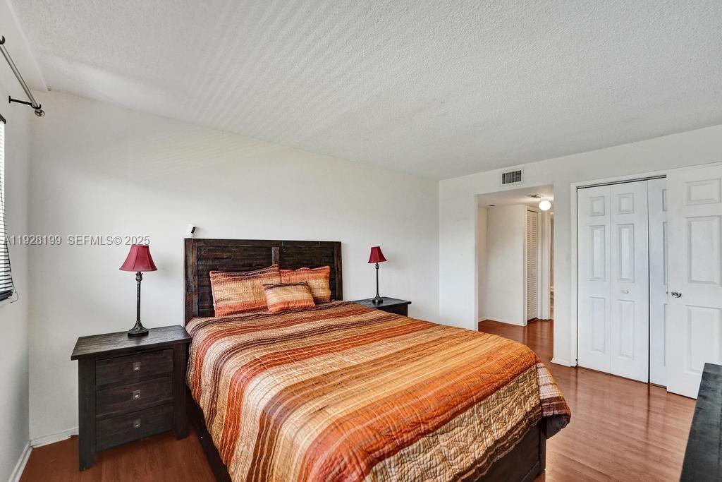 HILLCREST COUNTRY CLUB 16 - Residential