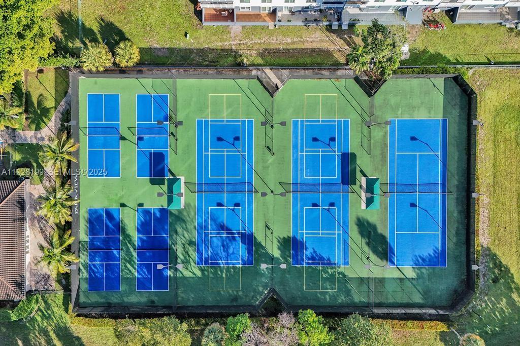 HILLCREST COUNTRY CLUB 16 - Residential