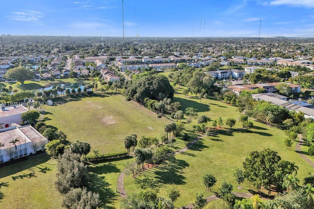 HILLCREST COUNTRY CLUB 16 - Residential