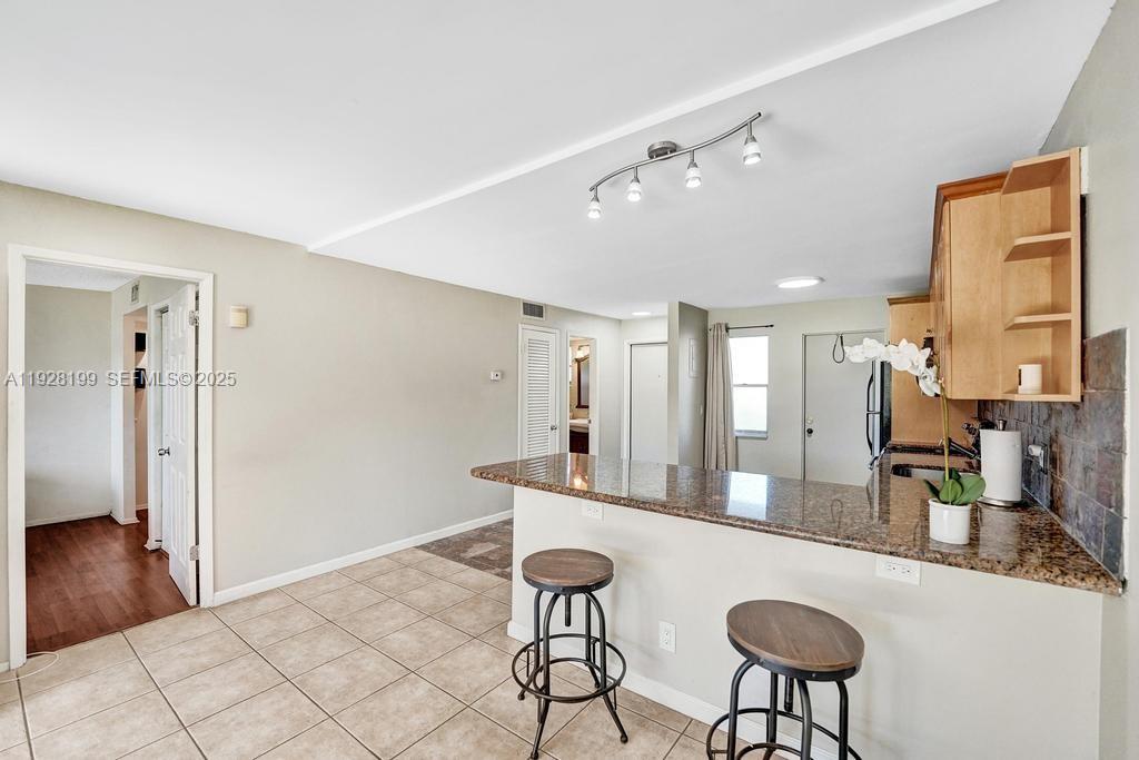 HILLCREST COUNTRY CLUB 16 - Residential