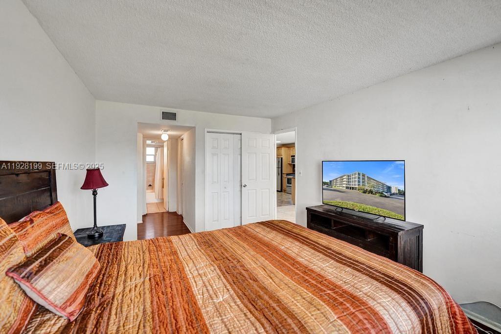 HILLCREST COUNTRY CLUB 16 - Residential