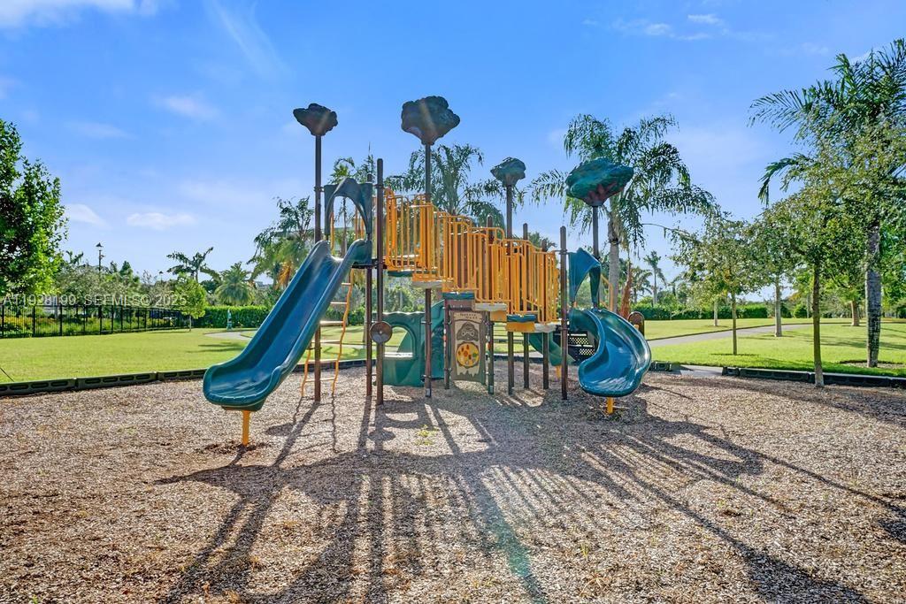 HILLCREST COUNTRY CLUB 16 - Residential