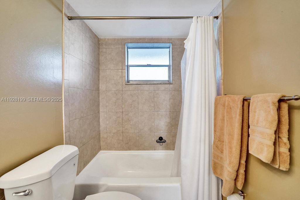 HILLCREST COUNTRY CLUB 16 - Residential