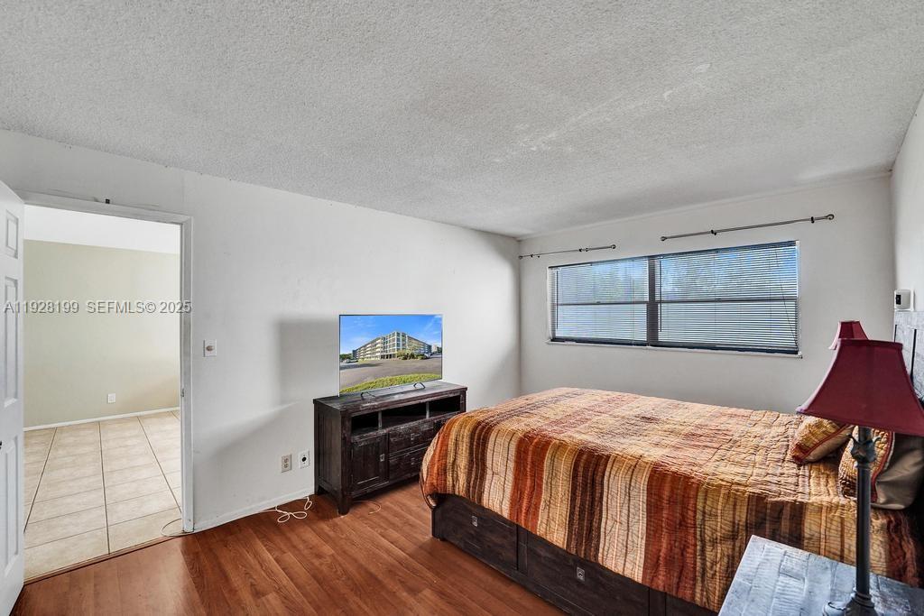 HILLCREST COUNTRY CLUB 16 - Residential