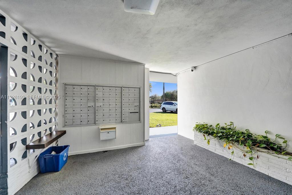 950 Hillcrest Dr 112