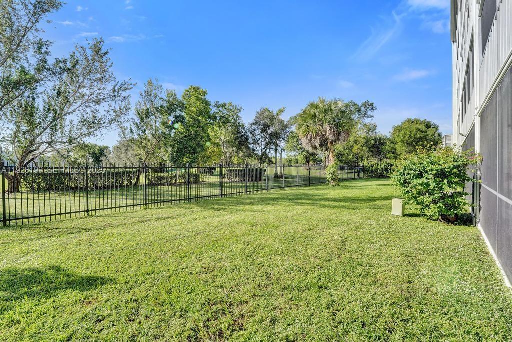 HILLCREST COUNTRY CLUB 16 - Residential