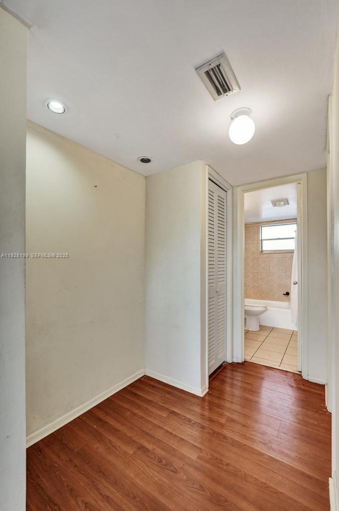 HILLCREST COUNTRY CLUB 16 - Residential