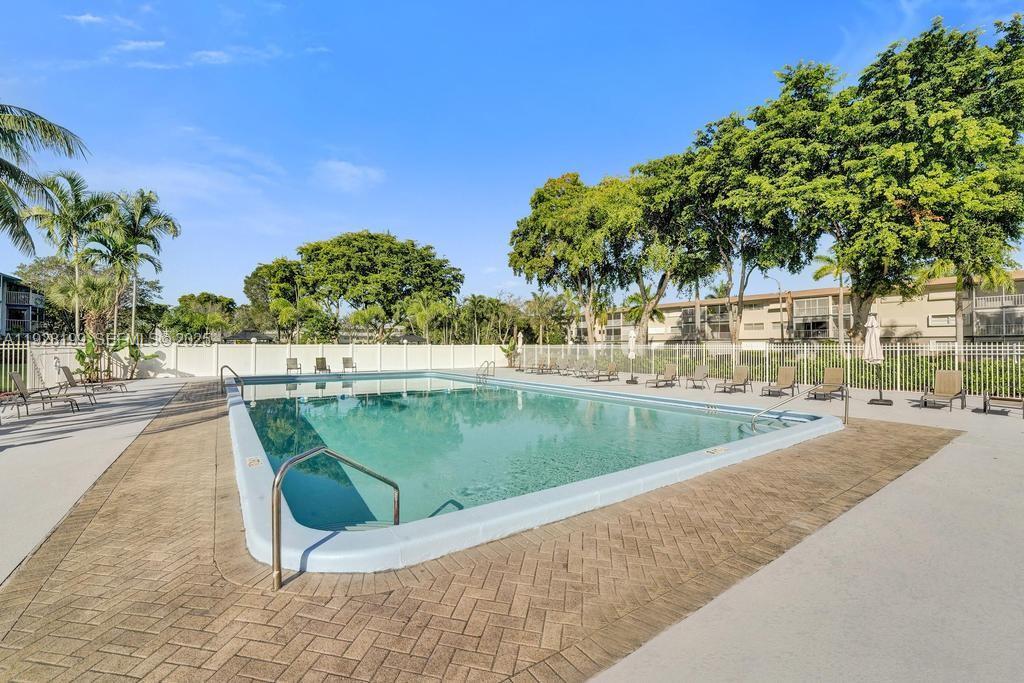 HILLCREST COUNTRY CLUB 16 - Residential