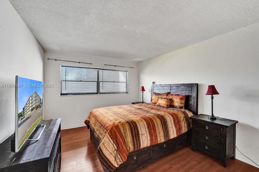 HILLCREST COUNTRY CLUB 16 - Residential