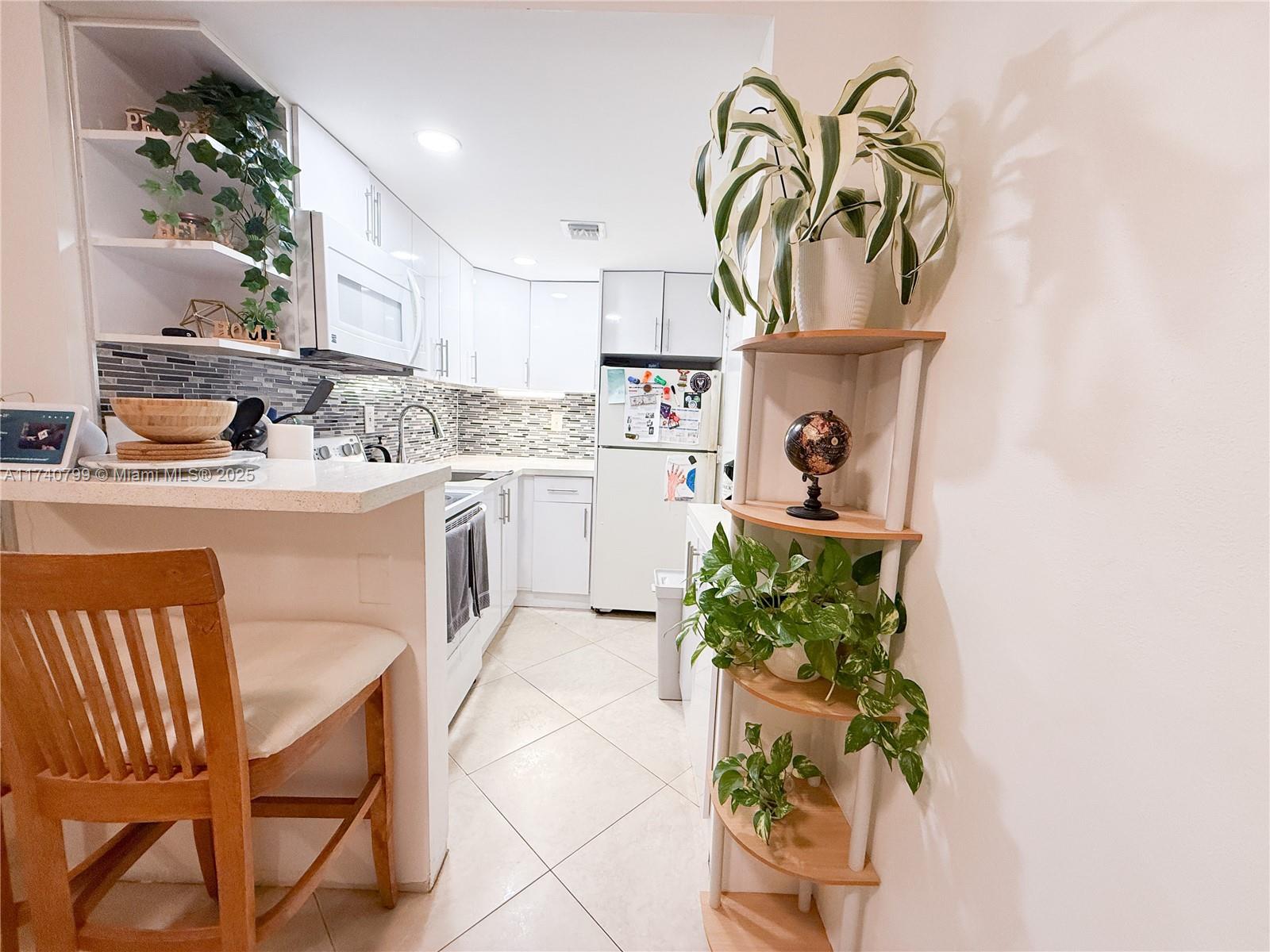 Property for Sale at 3550 Nw 8th Ave 513, Pompano Beach, Broward County, Florida - Bedrooms: 2 
Bathrooms: 2  - $195,000