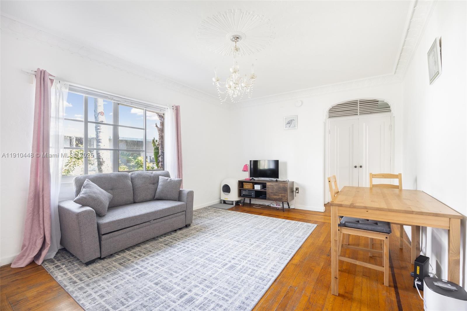 FLAMINGO WAVE CONDO - Residential