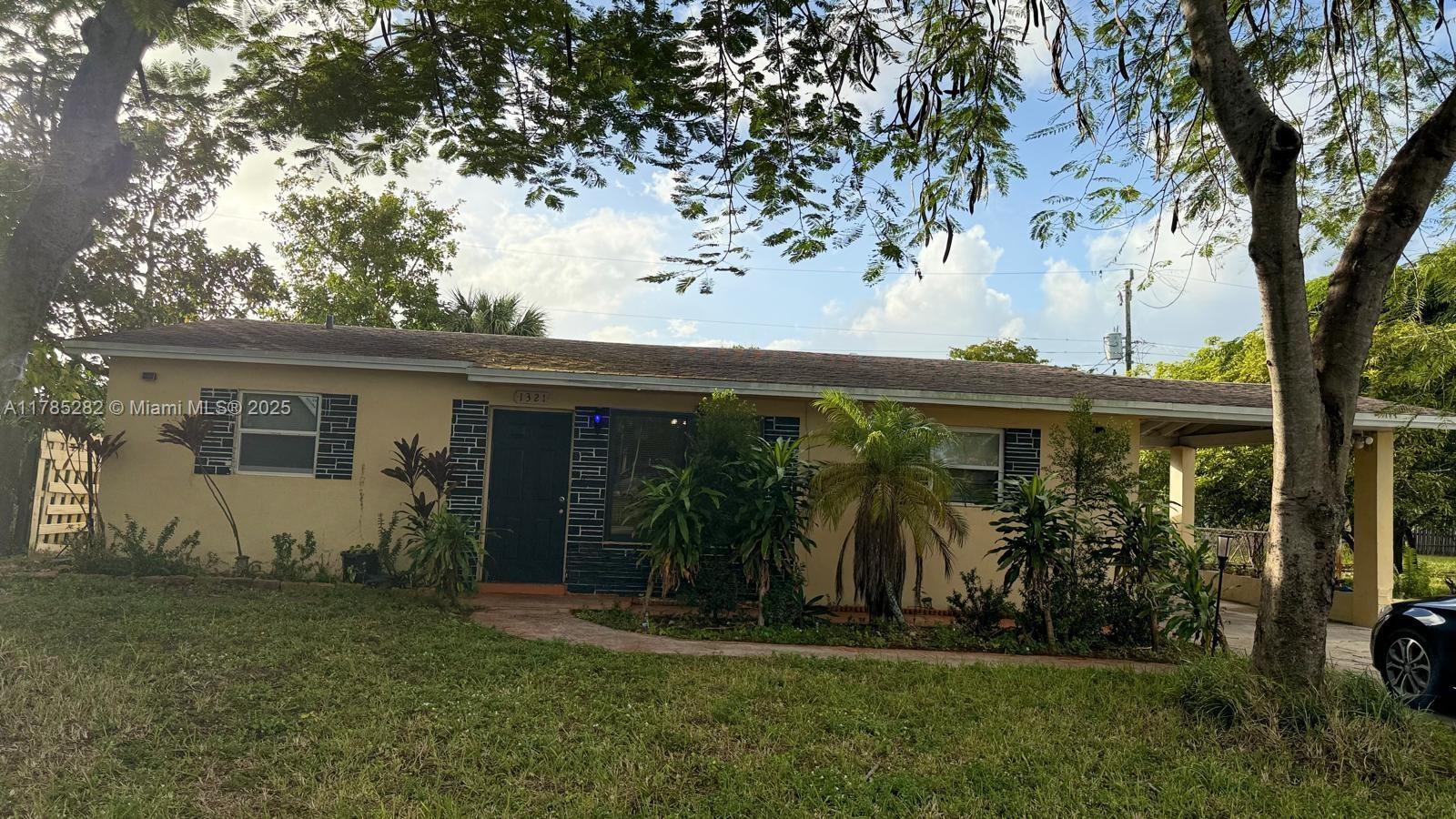 1321 Nw 50th Ave, Lauderhill, Miami-Dade County, Florida - 3 Bedrooms  
2 Bathrooms - 