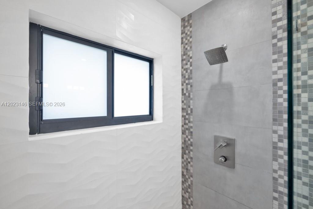 MIAMI SHORES SEC 3 - Residential